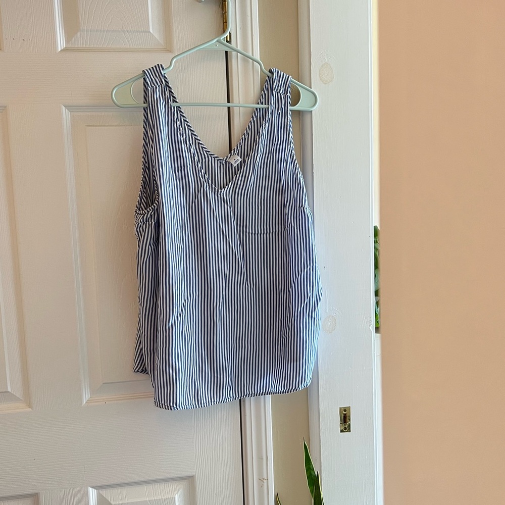 Old Navy Flowy Strip Tank Size XL
